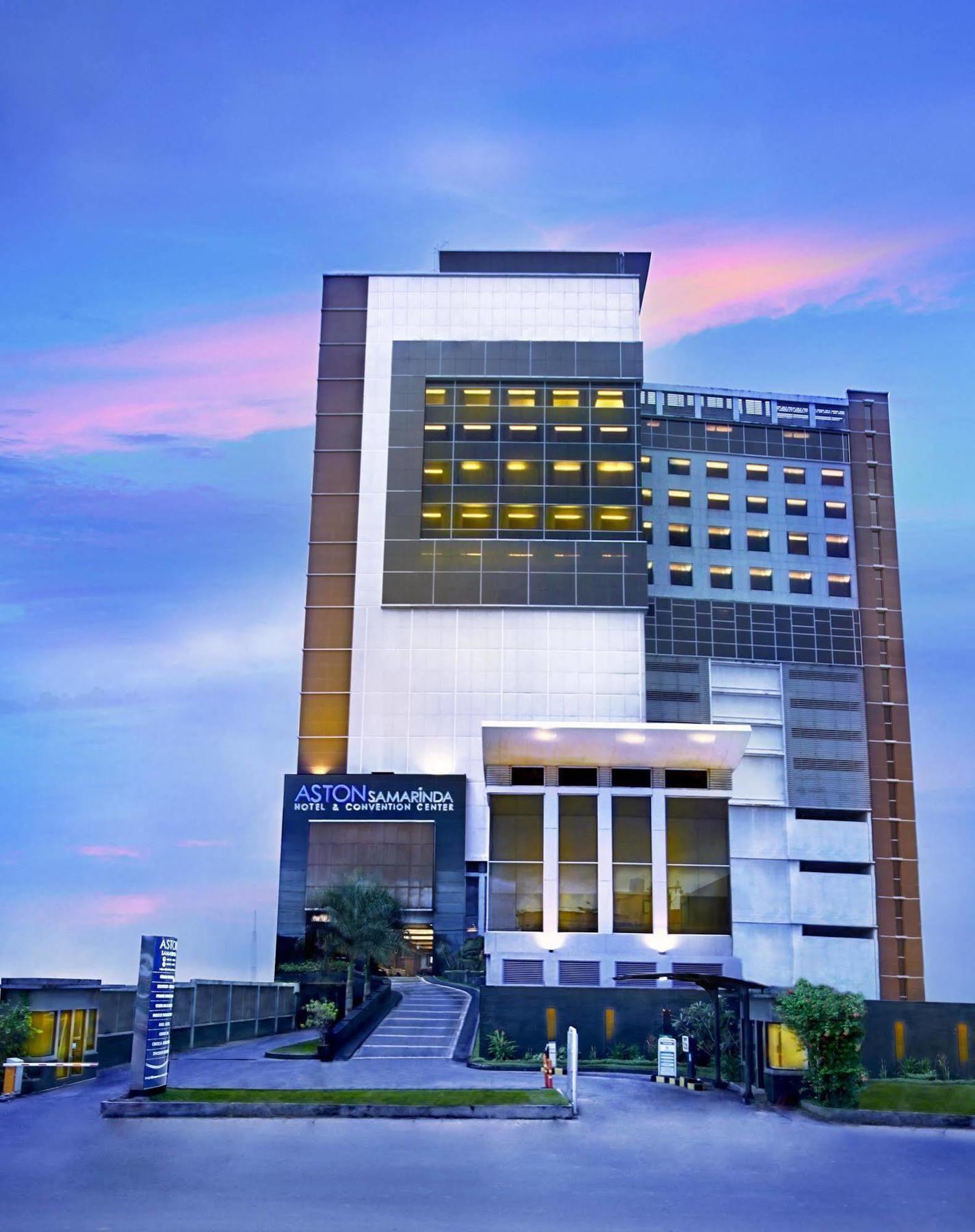 Aston Samarinda Hotel And Convention Center Dış mekan fotoğraf