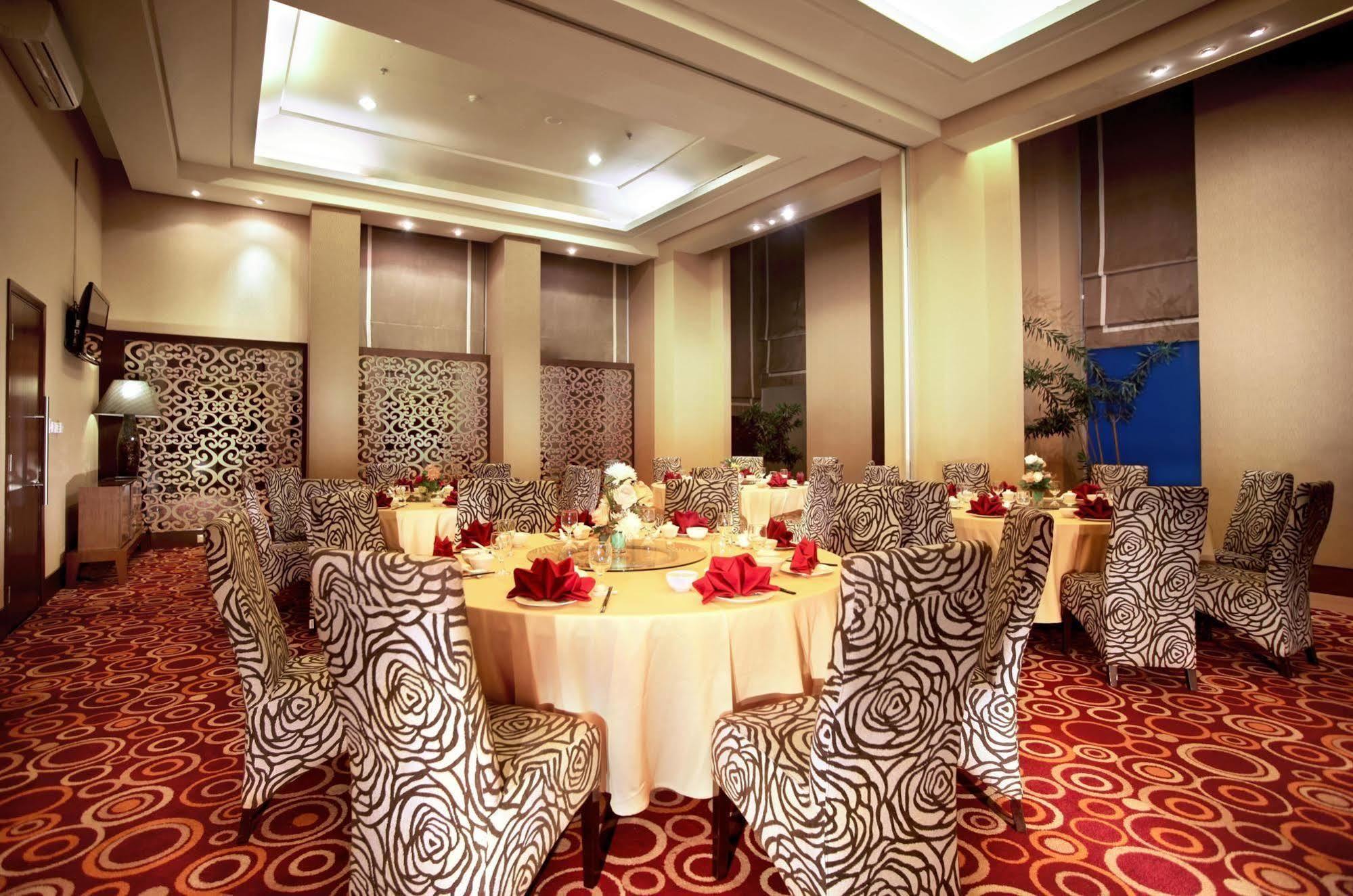 Aston Samarinda Hotel And Convention Center Dış mekan fotoğraf